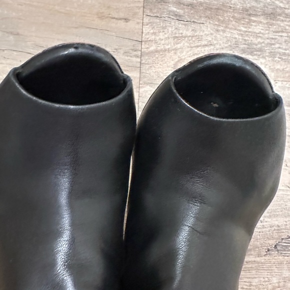 Gucci Bootie Heels with Peak Toe